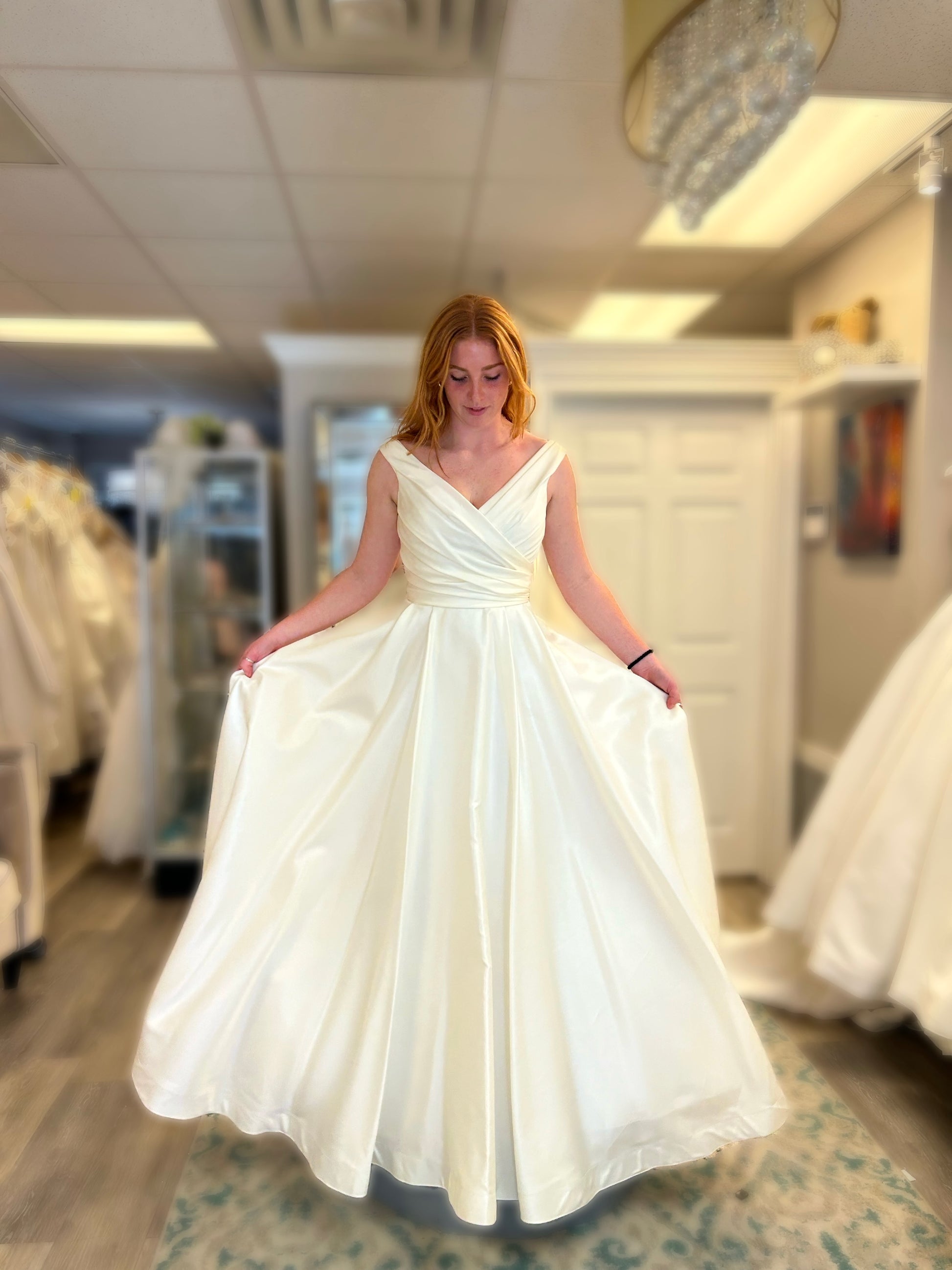 Lea-Ann Belter 'Aubrey' Wedding Dress Sample