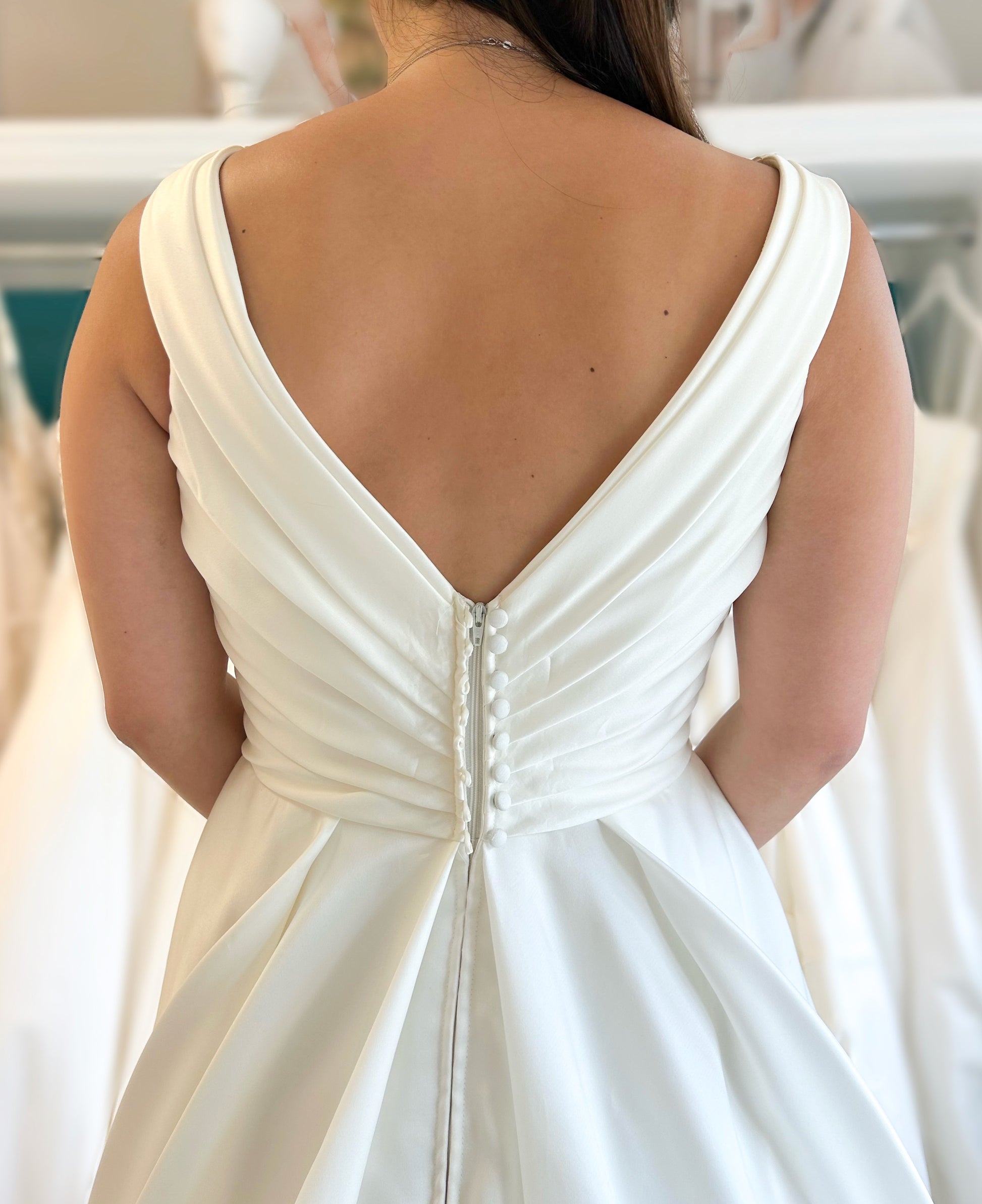 Lea-Ann Belter 'Aubrey' Wedding Dress Sample