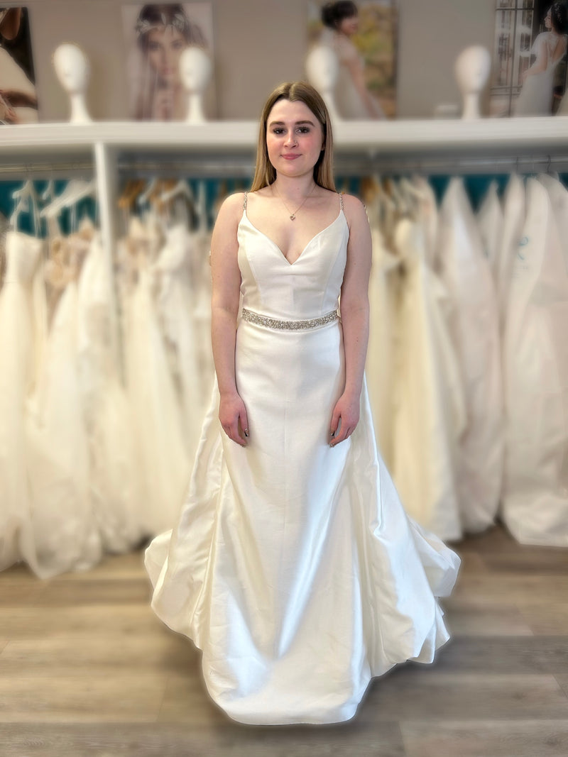 Justina McCaffery JM119 Wedding Dress Sample