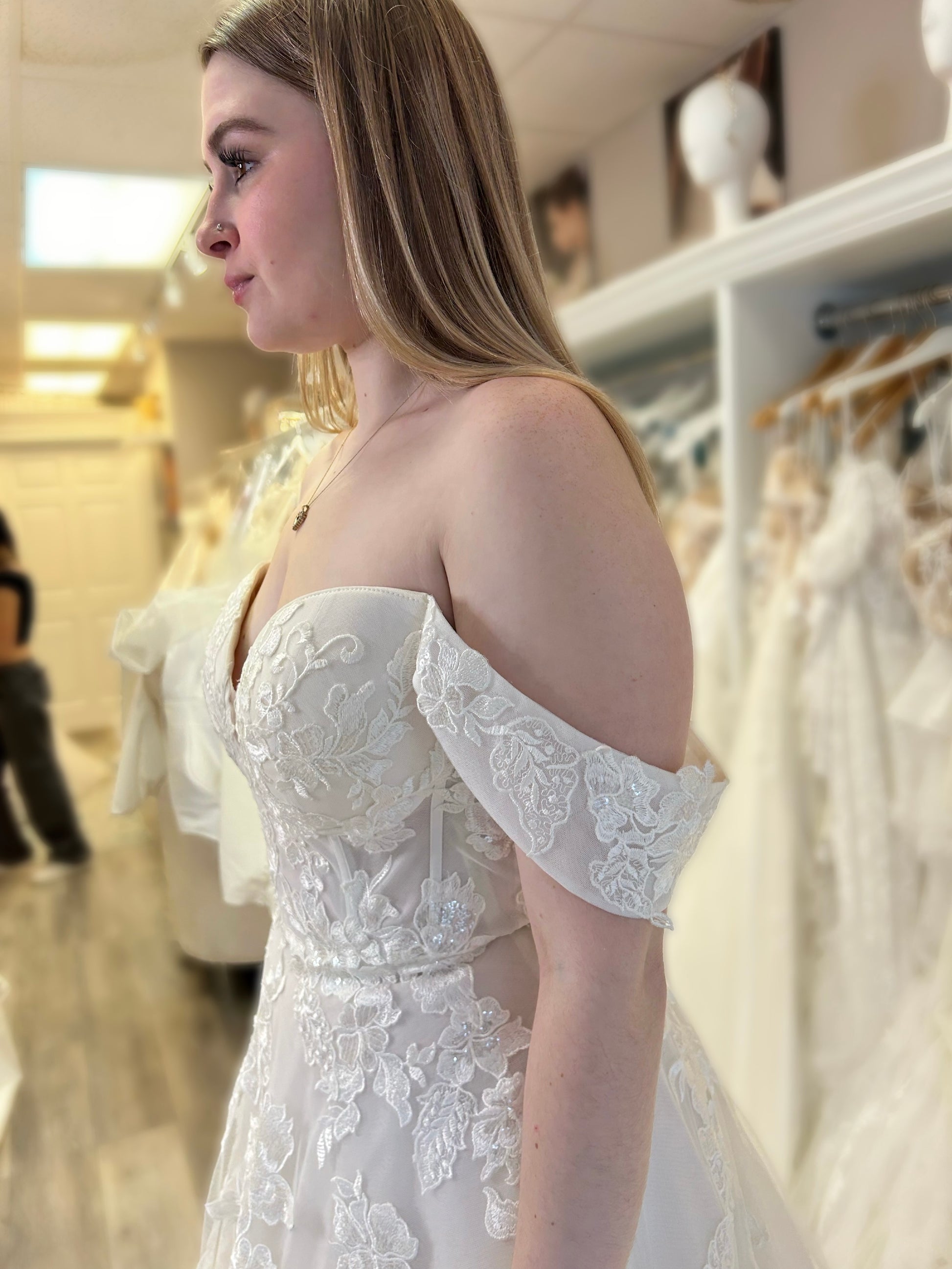 Yumi Katsura 'Melly' Wedding Dress Sample