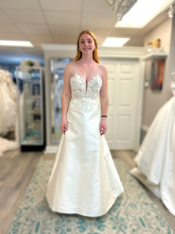 Atelier Pronovias 'Caitlin' Wedding Dress Sample