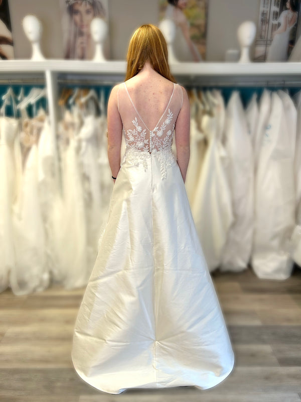 Atelier Pronovias 'Caitlin' Wedding Dress Sample