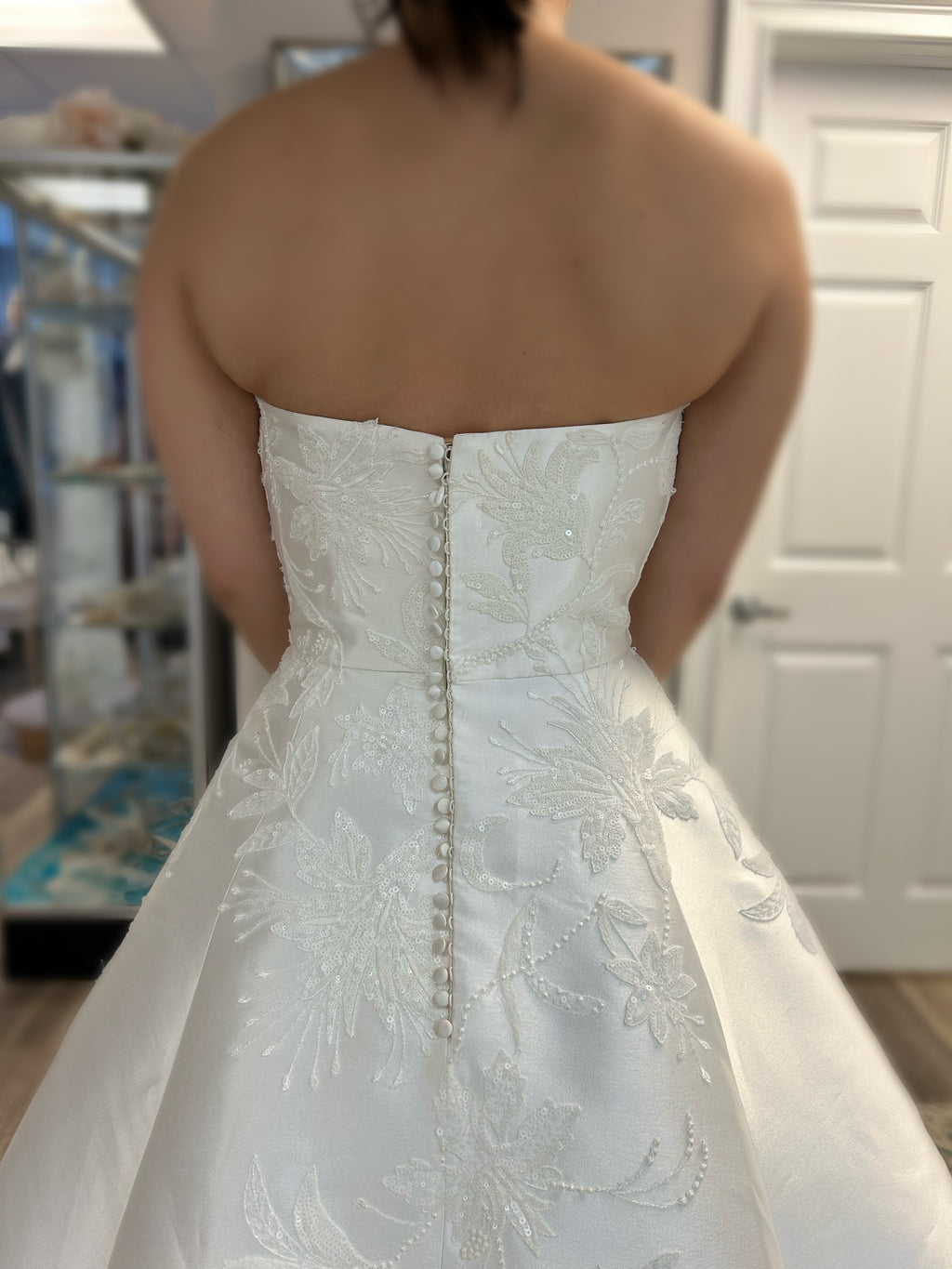 Atelier Pronovias 'HELA' Wedding Dress Sample