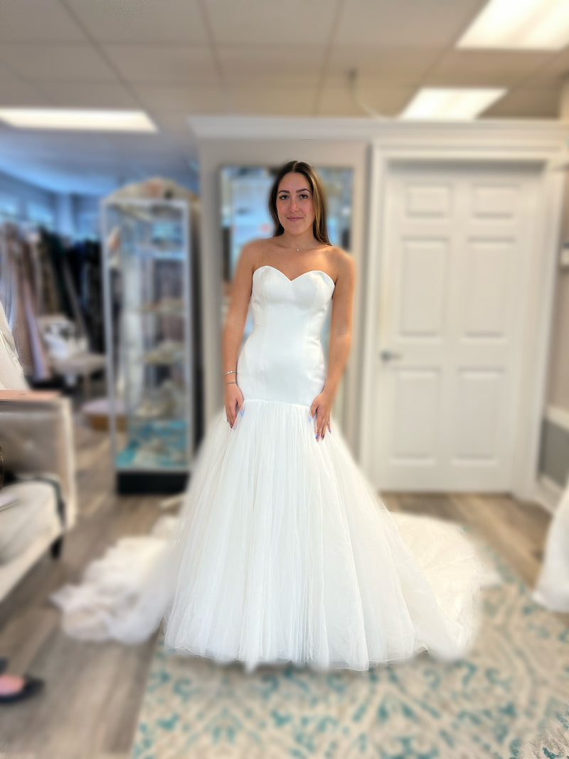 Justin Alexander Signature 9903 Wedding Dress Sample