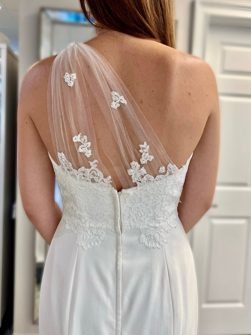 Lea Ann Belter Dazzle Wedding Dress Sample