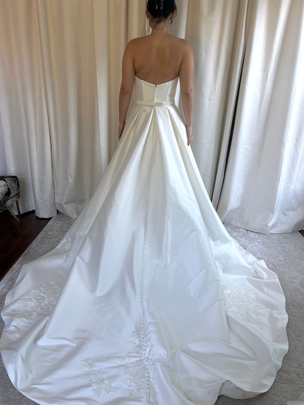 Justin Alexander Signature 99144 Dress Sample