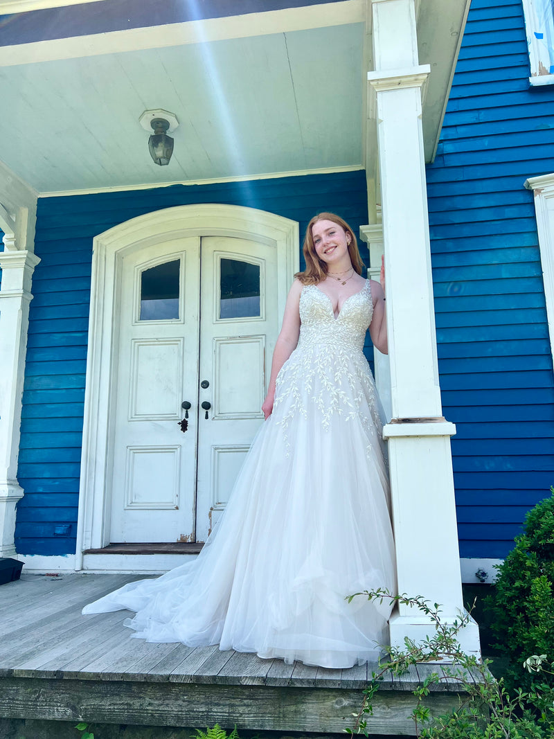 Justin Alexander Signature 99183 Wedding Dress Sample