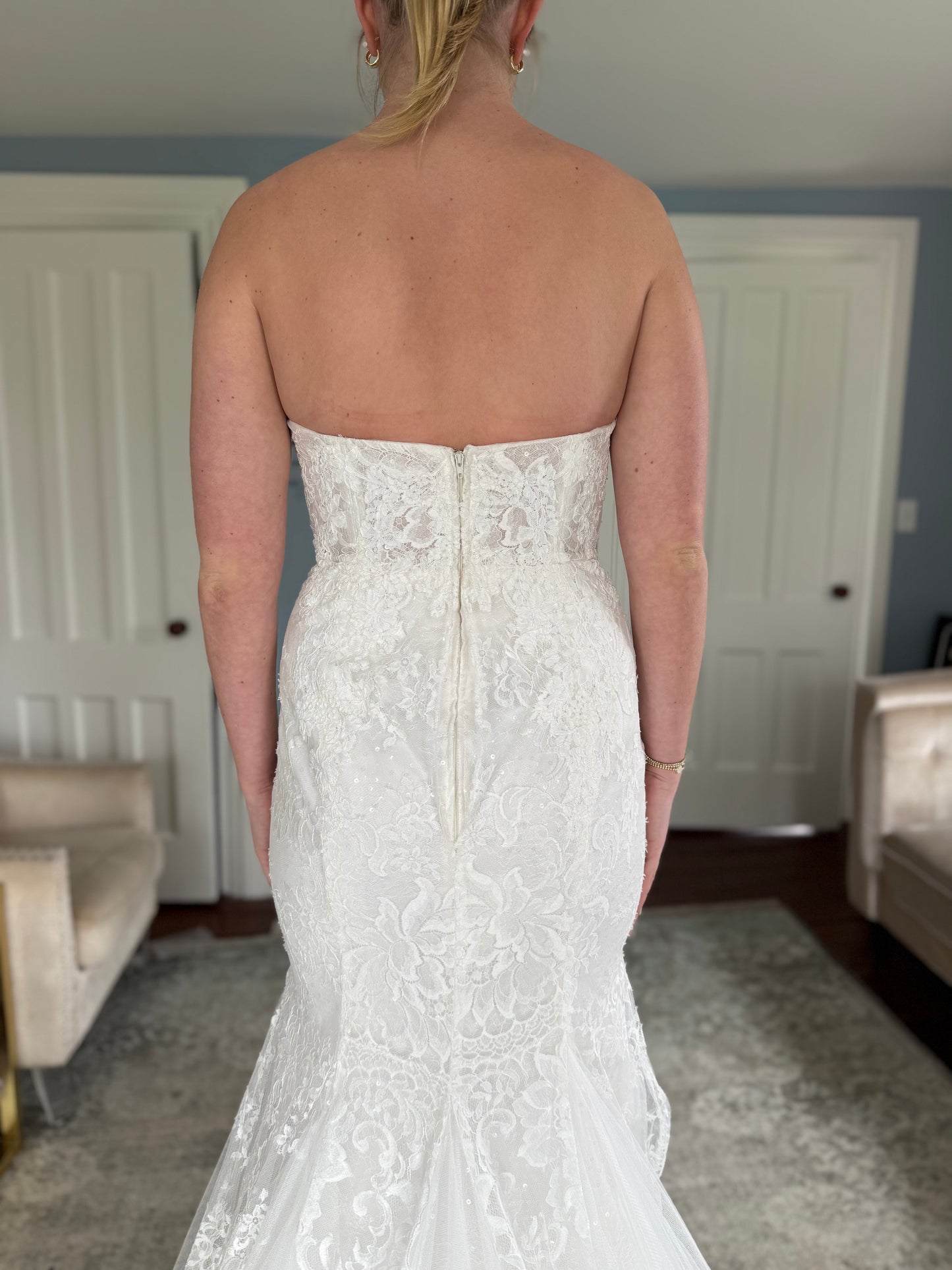 Lea- Ann Belter 'Serena' Wedding Dress Sample Lea- Ann Belter 'Serena' Wedding Dress Sample
