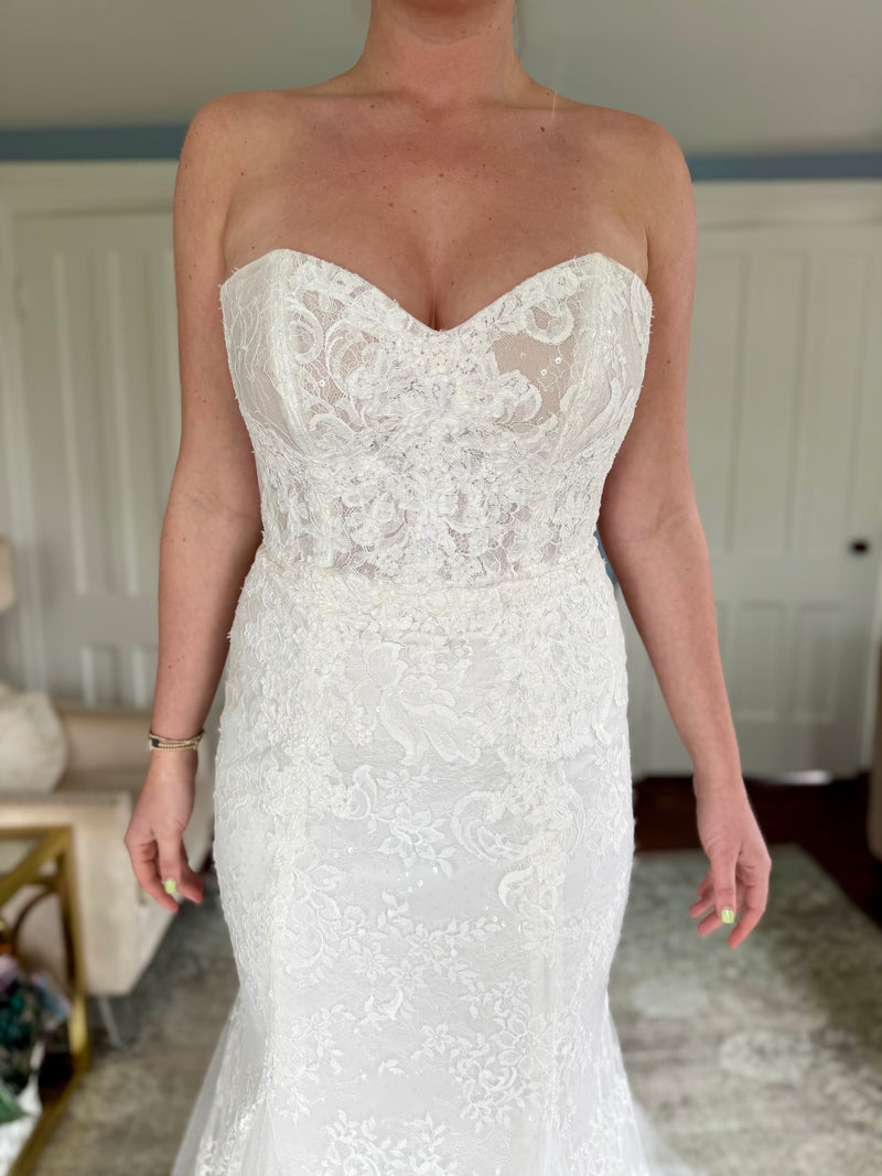 Lea- Ann Belter 'Serena' Wedding Dress Sample