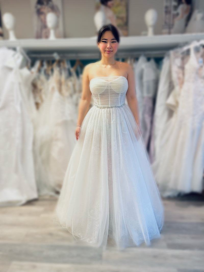 Yumi Katsura 'Lisette' Wedding Dress Sample