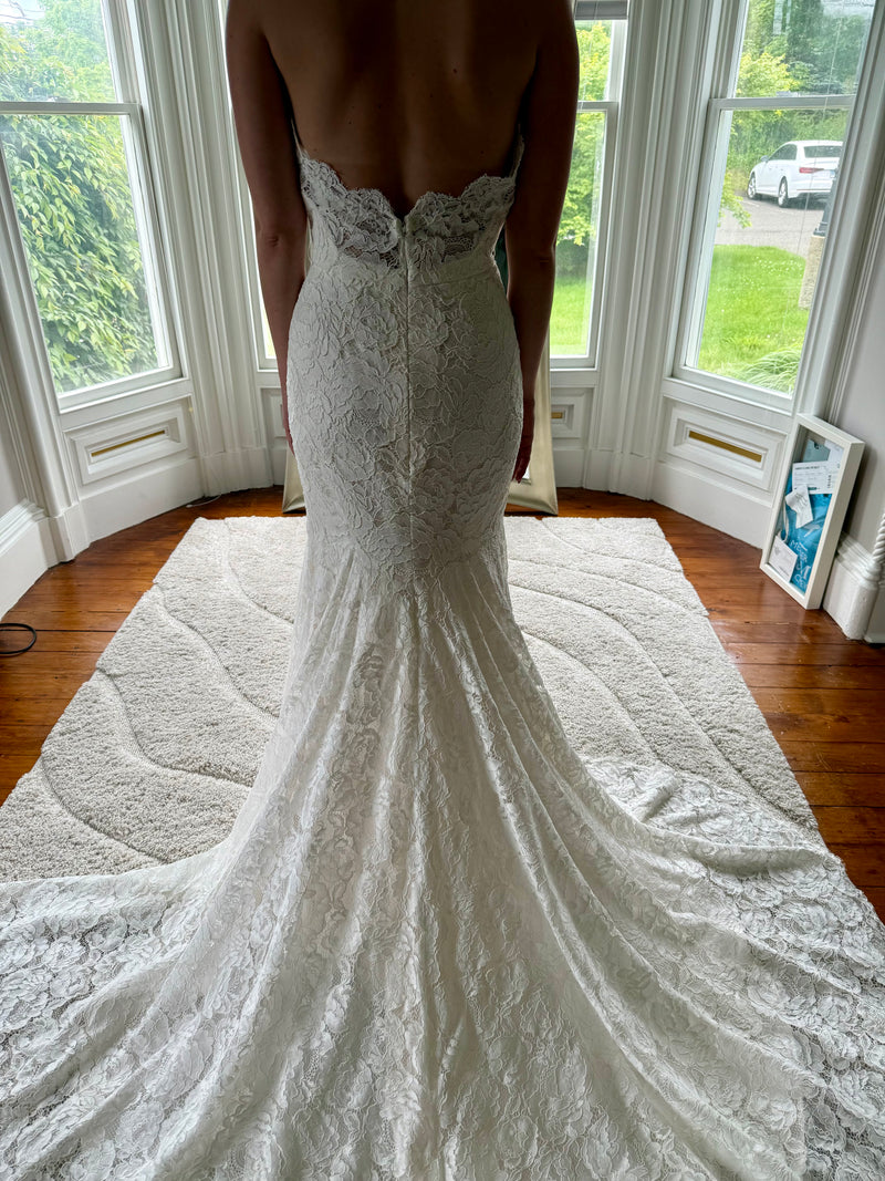 Paloma Blanca 4797 Wedding Dress Sample