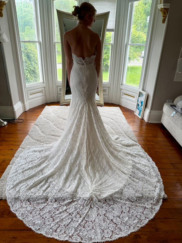 Paloma Blanca 4797 Wedding Dress Sample