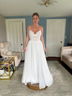 Paloma Blanca 5028 Wedding Dress Sample