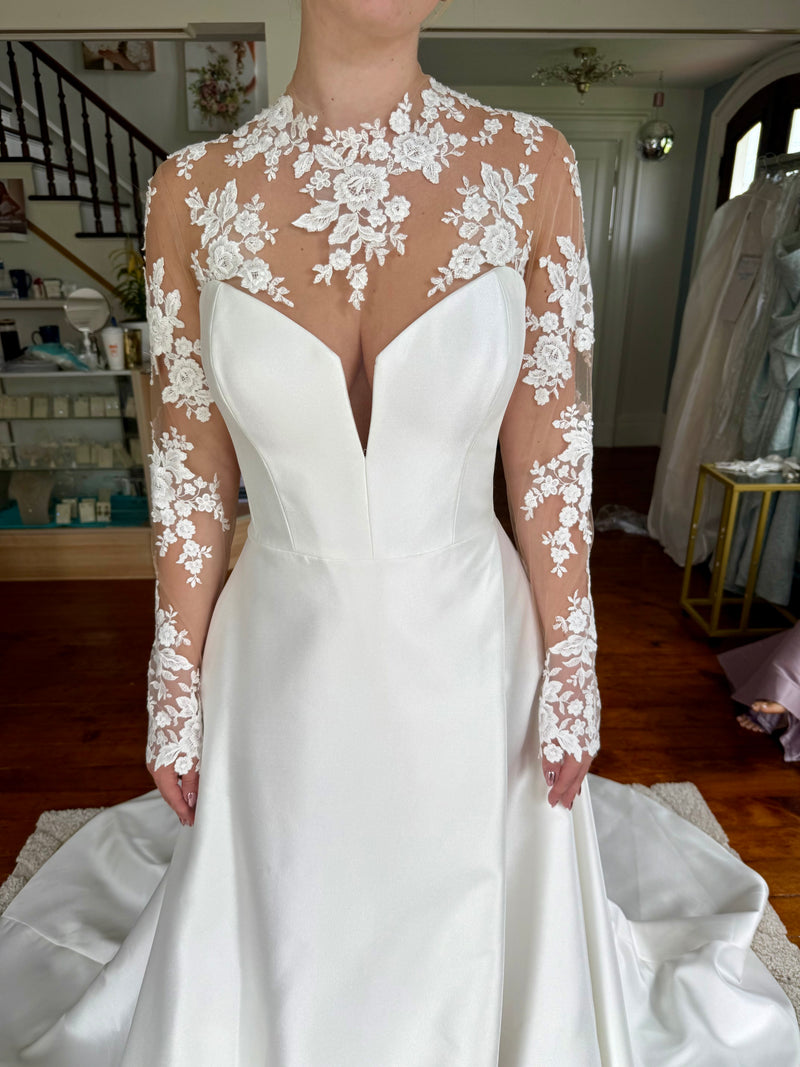 Paloma Blanca P5051 Wedding Dress Sample