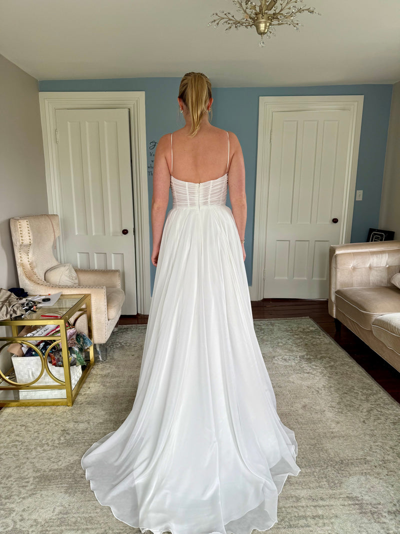 Paloma Blanca 5028 Wedding Dress Sample