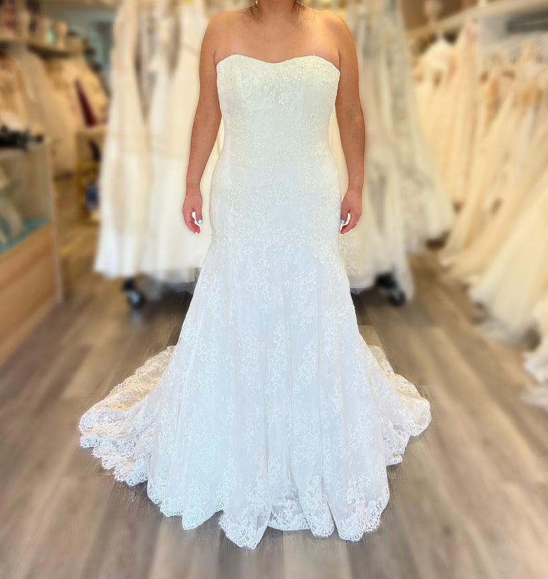 Lea-Ann Belter Daria Wedding Dress Sample