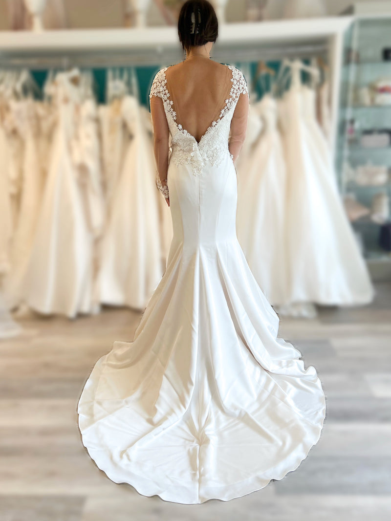 Paloma Blanca 4799 Wedding Dress Sample