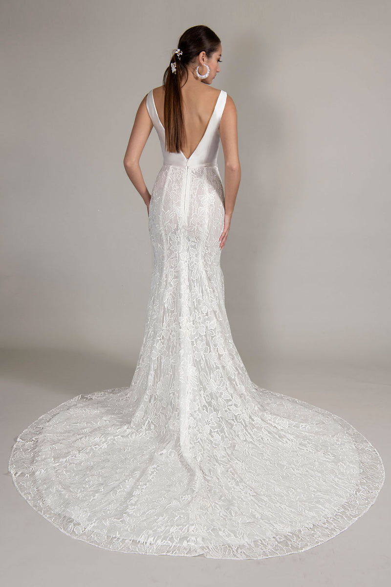 Yumi Katsura 'Kendall' Wedding Dress Sample