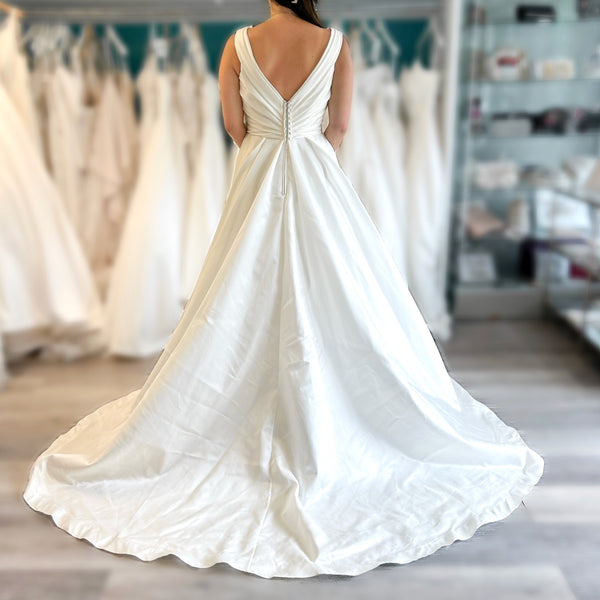 Lea-Ann Belter Aubrey Wedding Dress Sample
