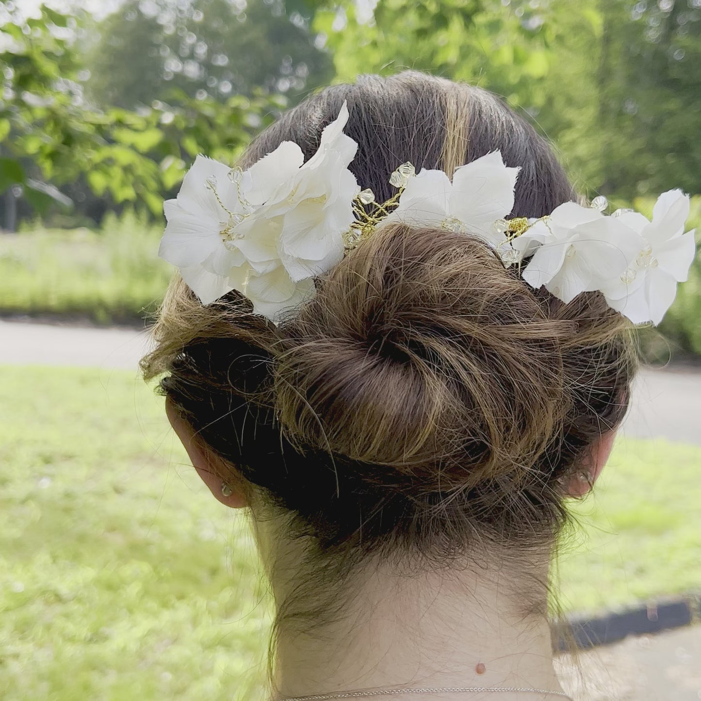 Ivory Flowers with Swarovski Top Comb