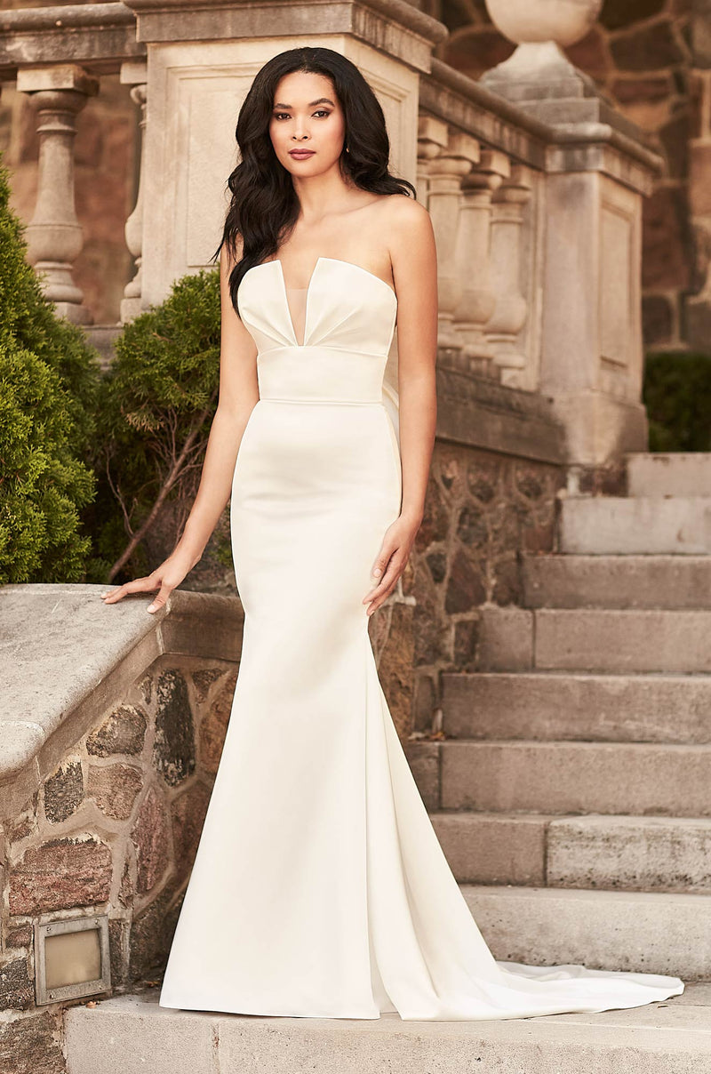 Paloma Blanca 4926 Wedding Dress Sample