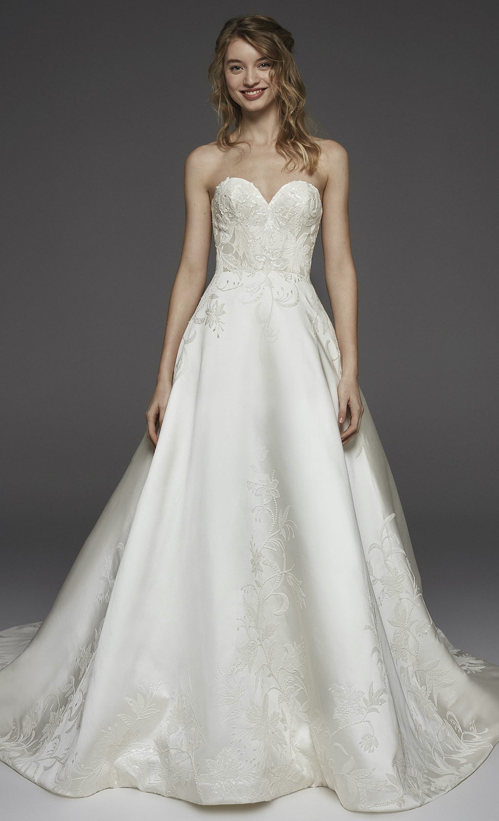 Atelier Pronovias 'HELA' Wedding Dress Sample