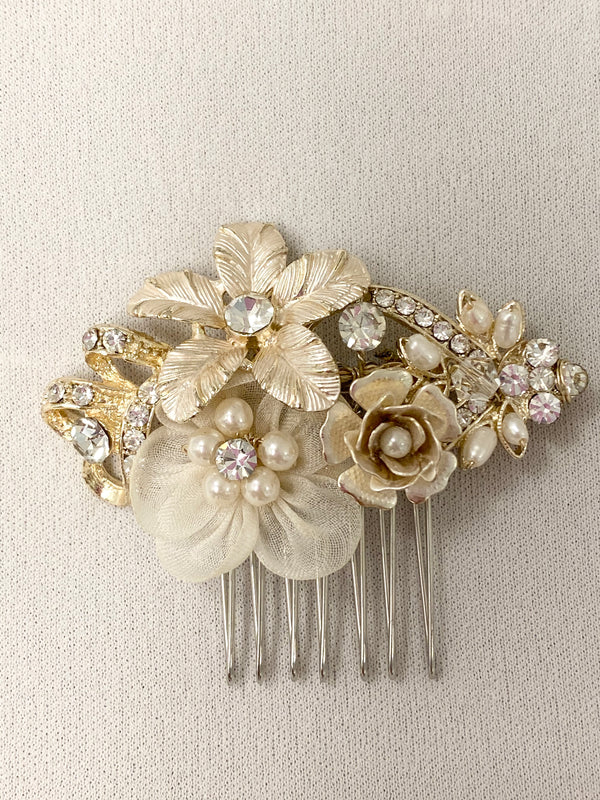 Elegant and timeless Bridal Hairpin - The Persnickety Bride