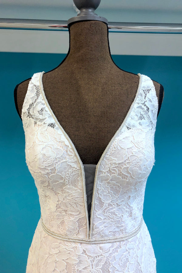 Paloma Blanca Style 4792 - The Persnickety Bride