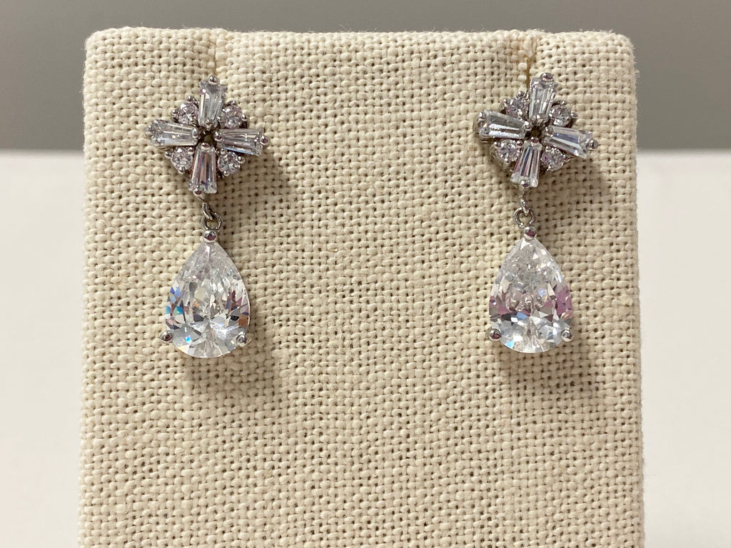 Your Paths Will Cross Diamontage Earrings - The Persnickety Bride
